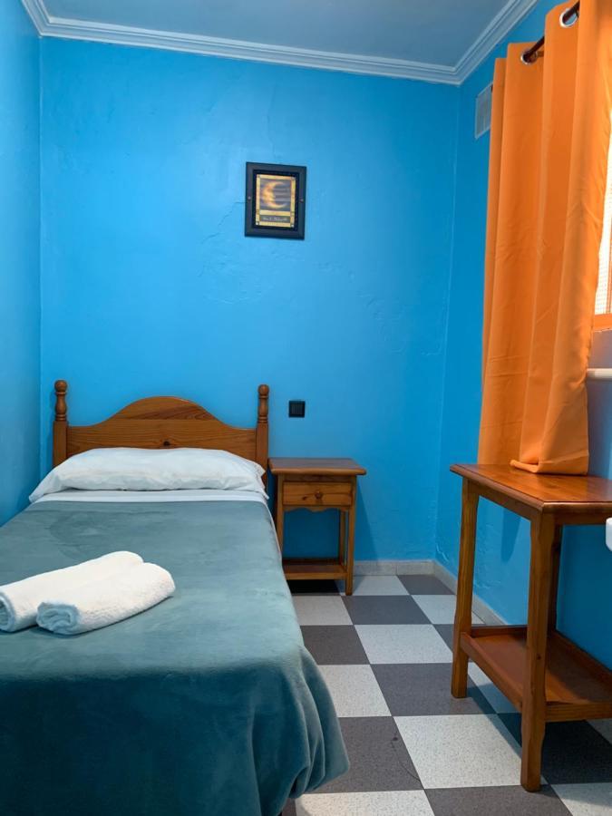 Pension Lisdos Seville Exterior photo